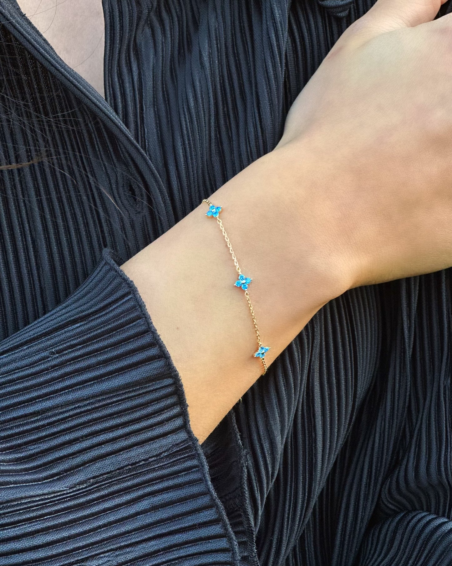 Blue Flowers Armband