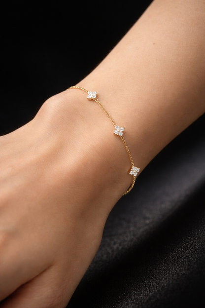 White Flowers Armband